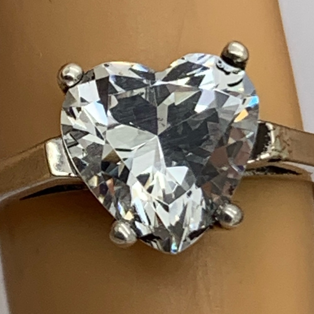 925. Vintage Sterling Gemstone Ring 6.